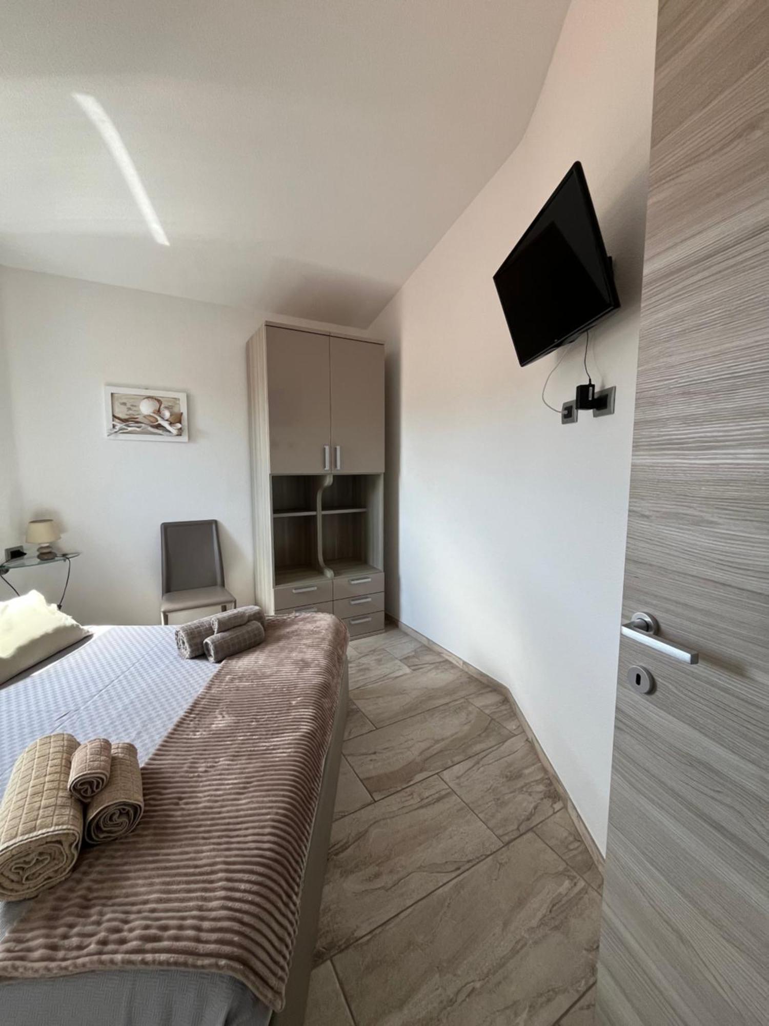 B&B Florian San Teodoro  Buitenkant foto